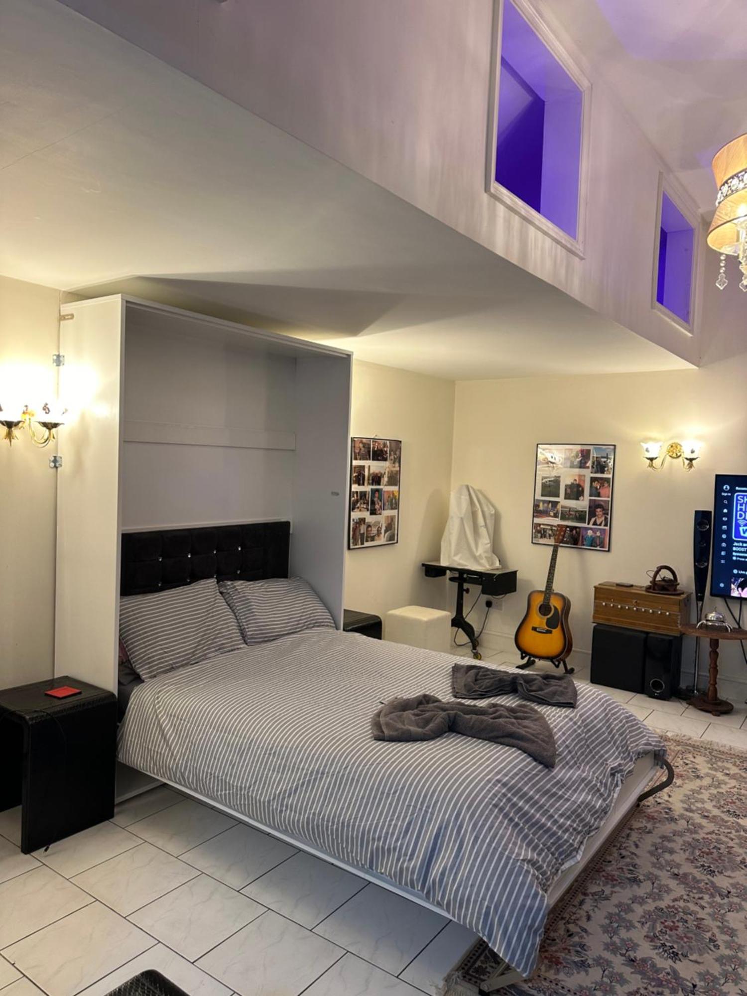 Redbridge Amazing Gantshill Studio Annexe & Free Parking מראה חיצוני תמונה